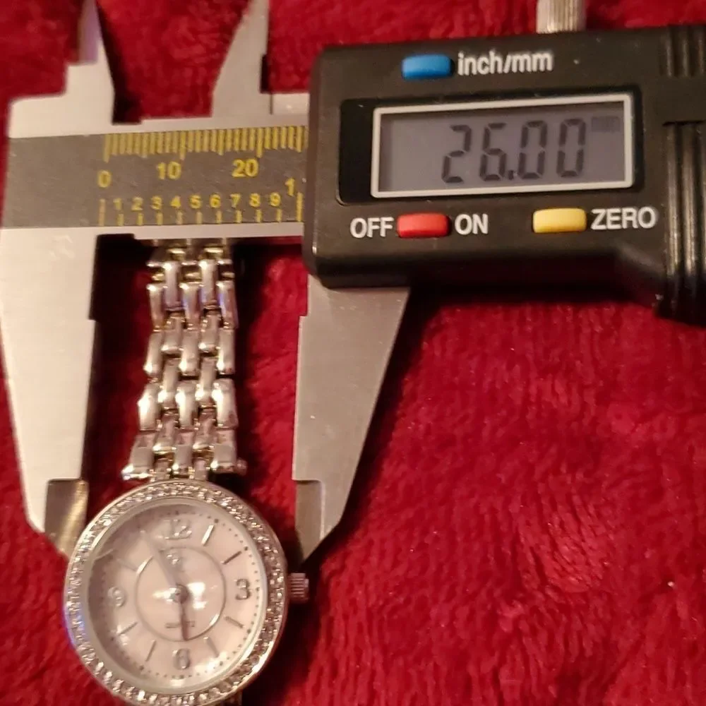 NWOT GC Mother of Pearl Crystal Silvertone Ladies Watch Guess‎ Collection?